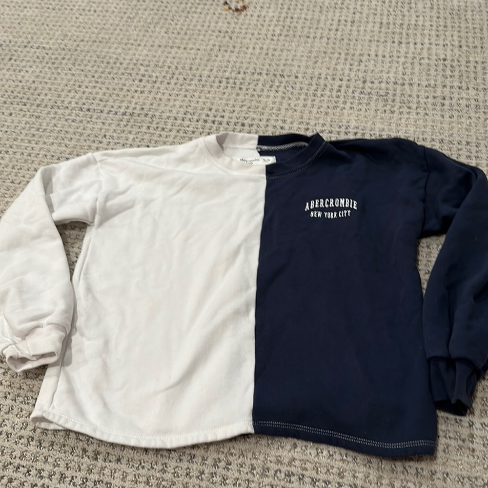 Abercrombie kids 15/16 crew neck.